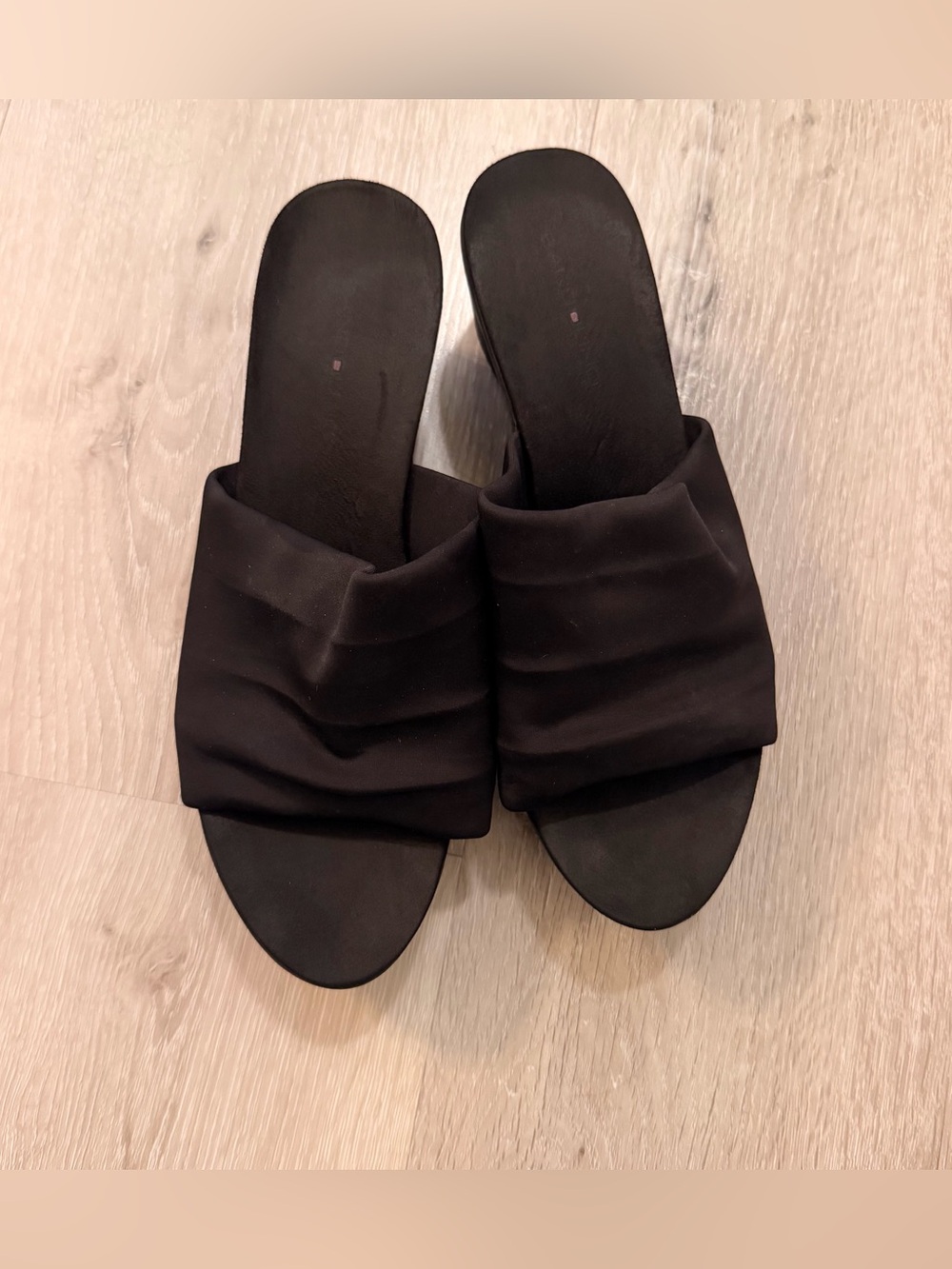 Bandolino Dallin Black Ruched Wedge Slide Sandals Slides Women’s Size 8 M